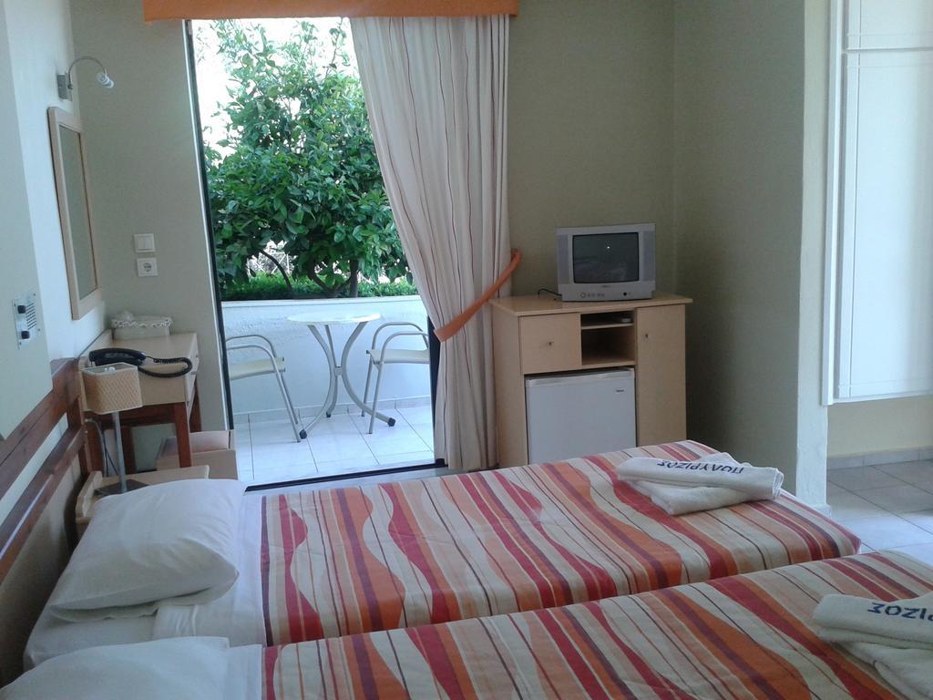 Polyrizos Hotel Rodakino Zimmer foto