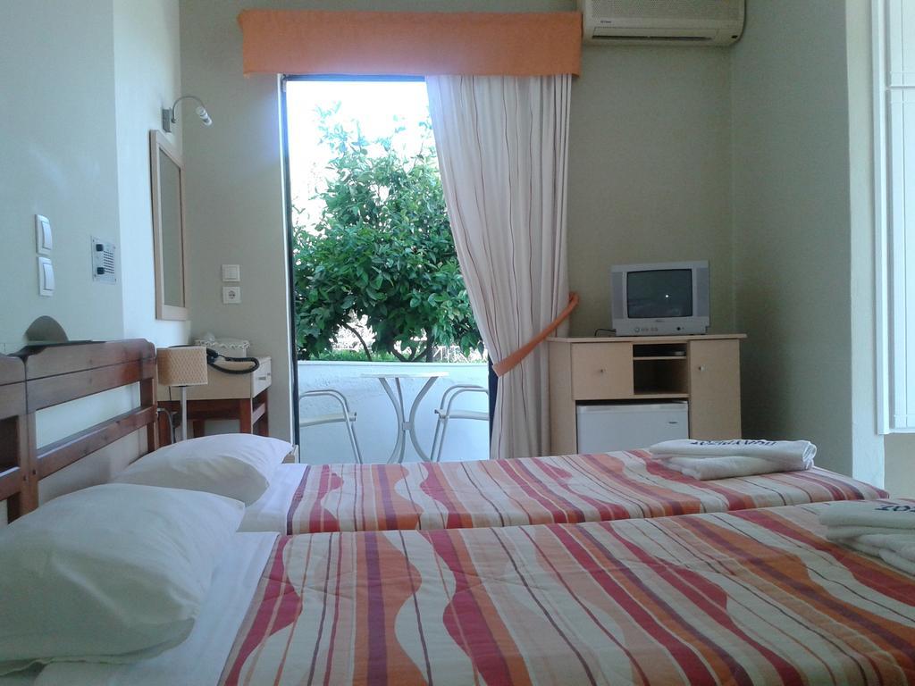 Polyrizos Hotel Rodakino Zimmer foto